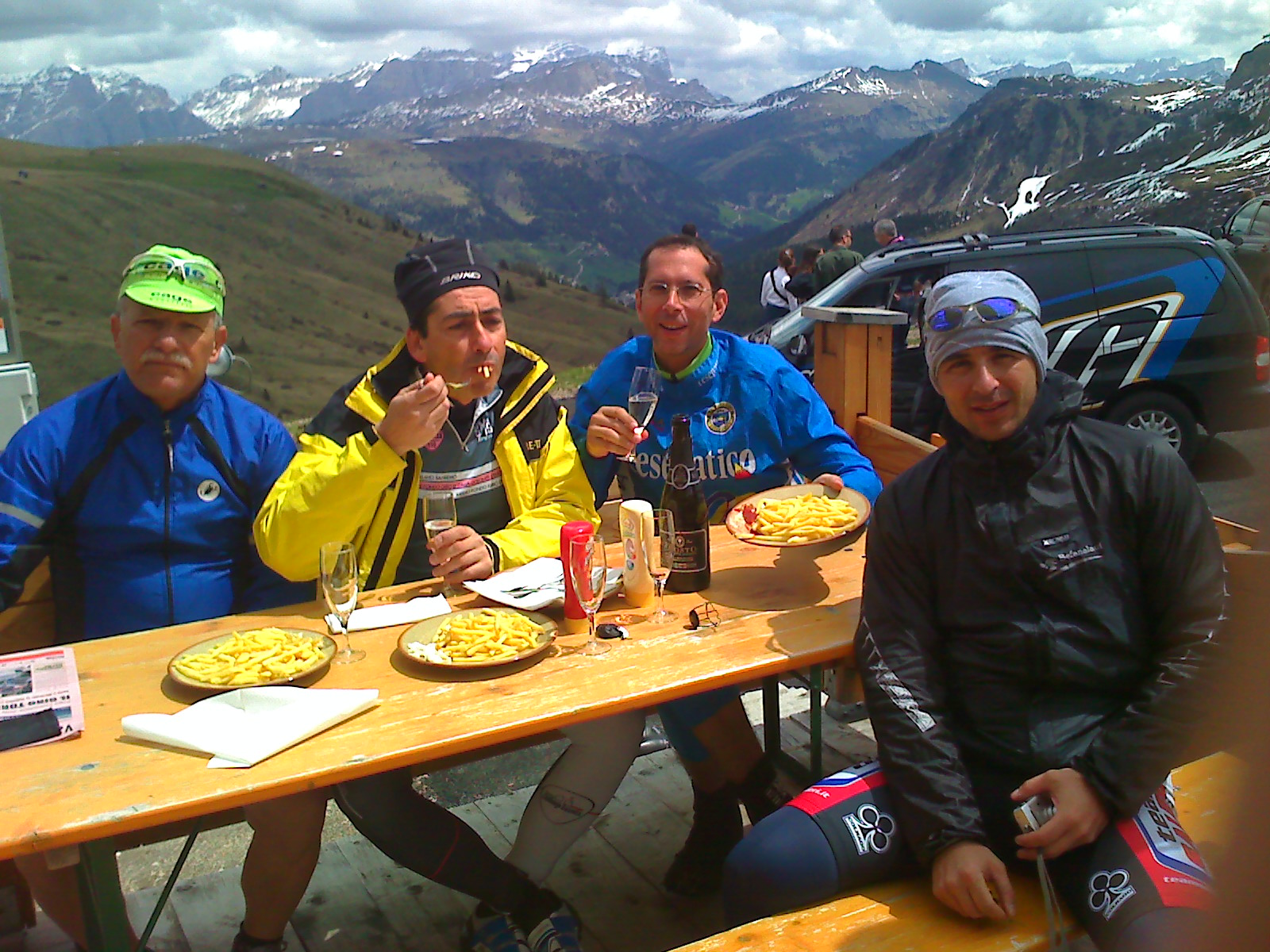 In attesa del passaggio del Giro... moto_0183
