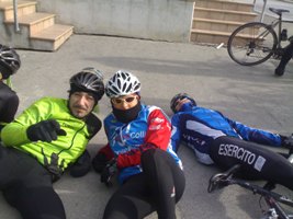 Minou e Furet con Cavallo morto tre