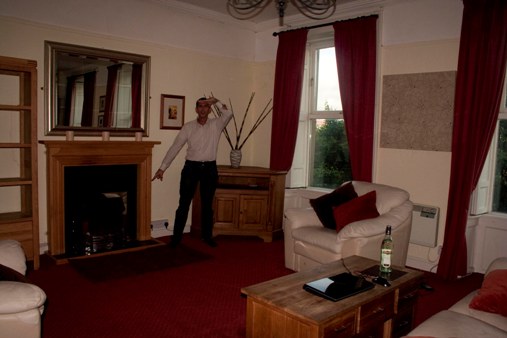 La nuova casa di Papa...il camino è finto! images/stories/2011_7/salacamino.jpg