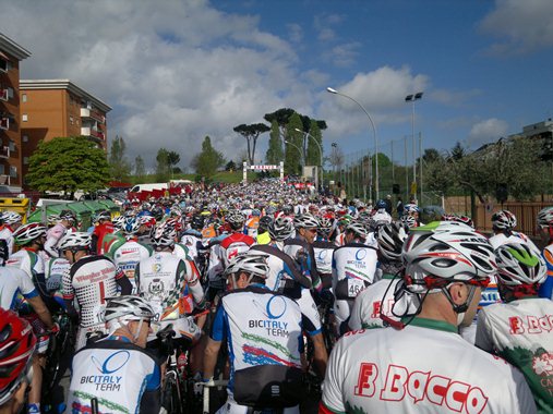 1.400 ciclisti pronti a partire!