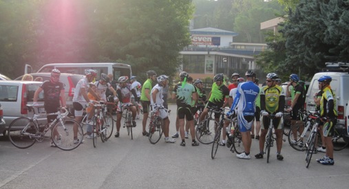 Gruppo in febbrile attesa A