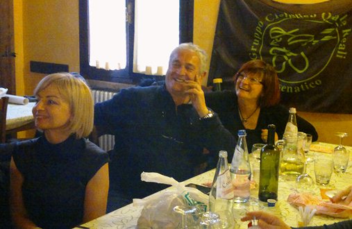 Zia, Isi (arrivato per il caffè, dopo che si è perso) e Sara